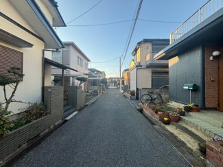 【前面道路含む現地写真】