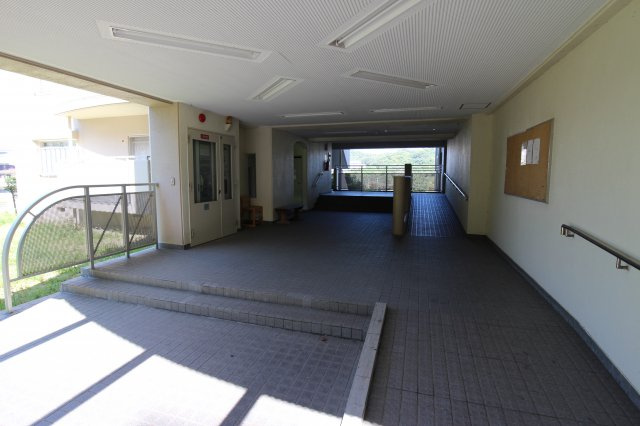 シティハイツ舞子のエントランス