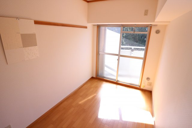 シティハイツ舞子の洋室