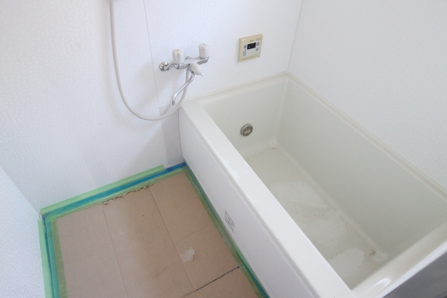 西本コーポラスの浴室