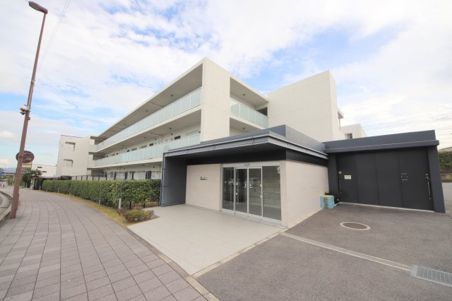 Ｋ－ＴＥＲＲＡＣＥあやめ池（北棟）のエントランス