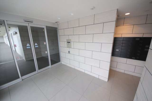 Ｋ－ＴＥＲＲＡＣＥあやめ池（北棟）のエントランス