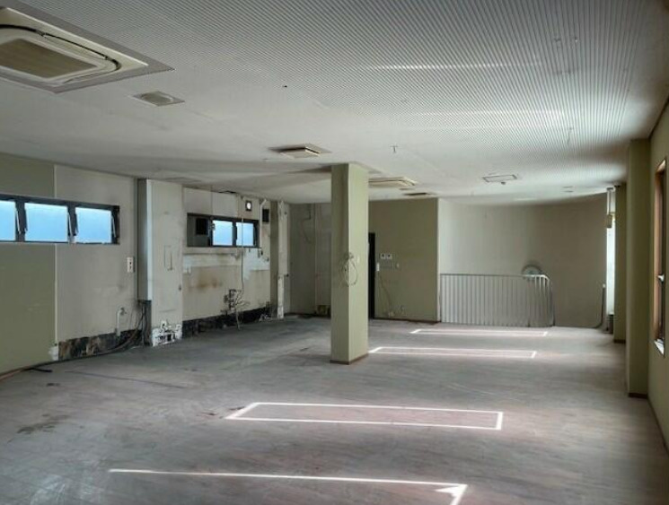 上尾市宮本町の店舗事務所の内装