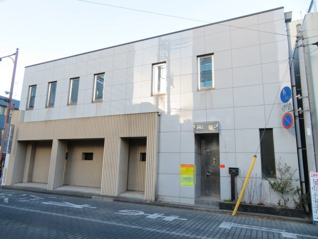 上尾市宮本町の店舗事務所の外観