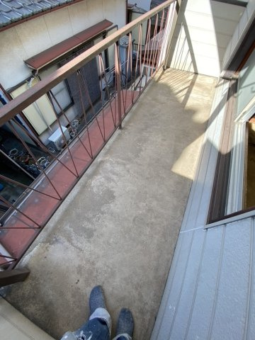加古川市別府町別府オーナーチェンジ　中古戸建のバルコニー