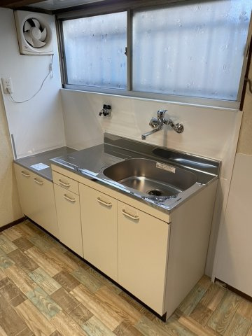加古川市別府町別府オーナーチェンジ　中古戸建のキッチン|ご入居前リフォーム写真
キッチン交換