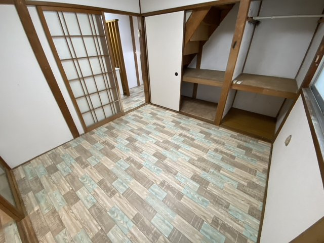 【洋室】 | 加古川市別府町別府オーナーチェンジ　中古戸建 | ご入居前リフォーム写真
クロス張替え、CF張替え