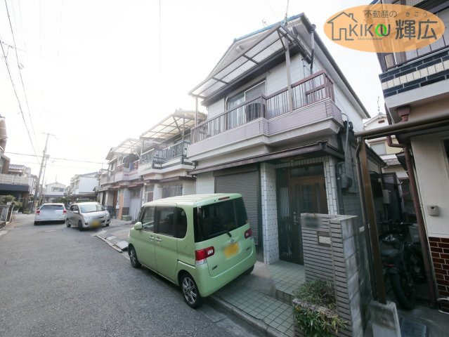 加古川市別府町別府オーナーチェンジ　中古戸建の駐車場|駐車場一台（車種制限有）ございます。