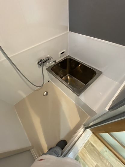 【浴室】 | 加古川市別府町別府オーナーチェンジ　中古戸建 | ご入居前リフォーム写真
浴室パネル貼り付け。水栓交換