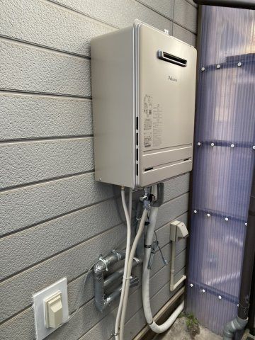 【その他】 | 加古川市別府町別府オーナーチェンジ　中古戸建 | ご入居前リフォーム写真
給湯器交換