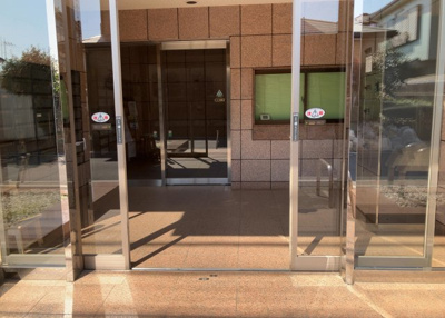 【その他】 | ドラゴンマンション小田急相模原壱番館 | マンションのエントランスには、もともと風よけや防犯の役割がありますが、マンションによって宅配ボックスなどの設備が備わっている所もあります。日々の生活をイメージしながら生活しやすさをチェックしましょう。