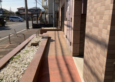 【その他共用部分】 | ドラゴンマンション小田急相模原壱番館 | 共用部分は、一棟の建物に住む区分所有者全員が共同で所有するとし、共用部分の管理、補修などは、区分所有者で形成される管理組合が行います。個人の判断で勝手に変更することはできませんので覚えておきましょう。