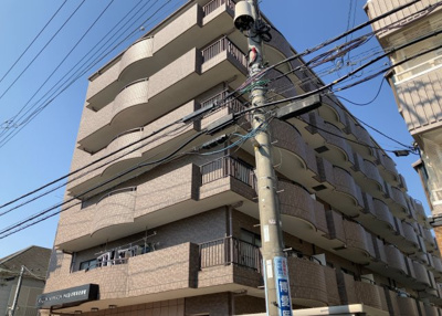 【構造・工法・仕様】 | ドラゴンマンション小田急相模原壱番館 | ＳＲＣ造は強度や耐震性の面でもRC造と比べて優れています。そのため、10階建以上の高層または超高層マンションなどの建築にも多く採用されています。柱や梁などのサイズが小さくても高い耐震性を確保できます。