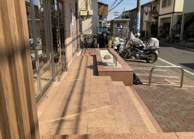 【内装】 | ドラゴンマンション小田急相模原壱番館 | 共用部分は、一棟の建物に住む区分所有者全員が共同で所有するとし、共用部分の管理、補修などは、区分所有者で形成される管理組合が行います。個人の判断で勝手に変更することはできませんので覚えておきましょう。