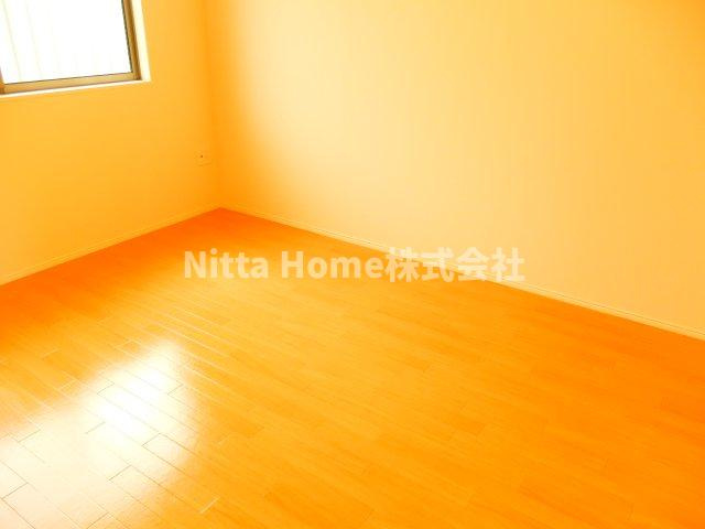 Ｃａｓａ美輪Ⅰの寝室|角部屋のお部屋なので過ごしやすいですね◇