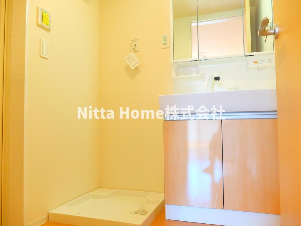 Ｃａｓａ美輪Ⅰの洗面所|三面鏡タイプの洗面台＊