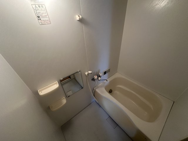 日之出丸太コーポⅢの浴室