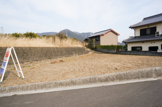 坂出市川津町売土地の外観