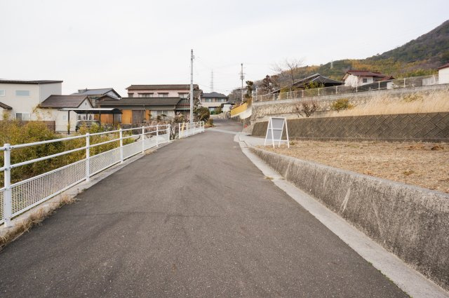 坂出市川津町売土地の周辺