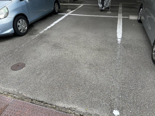 ピュアコート西夢前台の駐車場