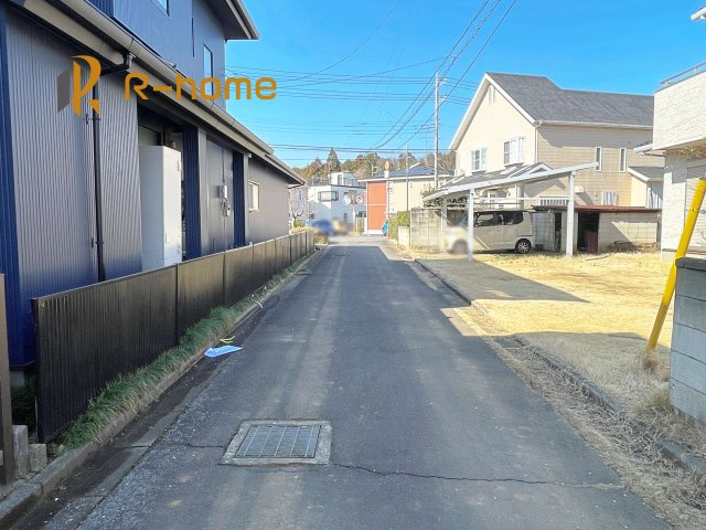 土浦市中3期　新築戸建て　1号棟の前面道路含む現地写真|『今から見たい！』大歓迎です♪
お気軽にＲ－ｈomeまでお問い合わせください。