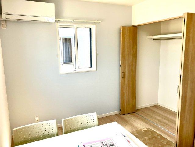 ルミナスガーデン上林町の洋室