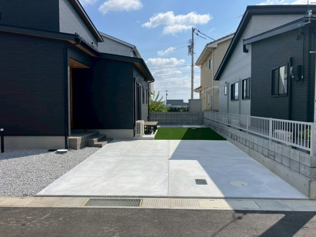 ルミナスガーデン上林町の駐車場