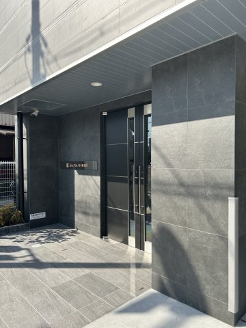 大阪市淀川区新北野３丁目の賃貸マンションのエントランス