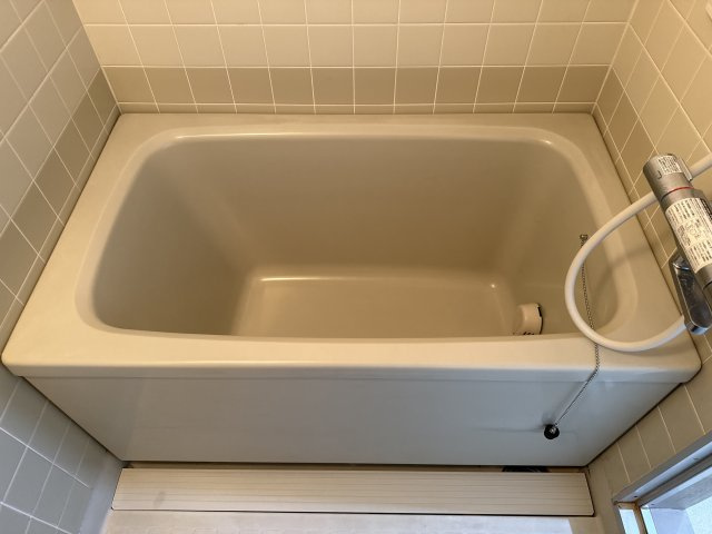 ロイヤルステイツ東辻井の浴室