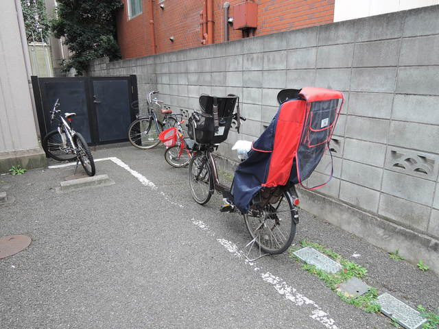 メゾン・ドゥ・森のその他共用部分|★自転車駐輪場所はこちらです★