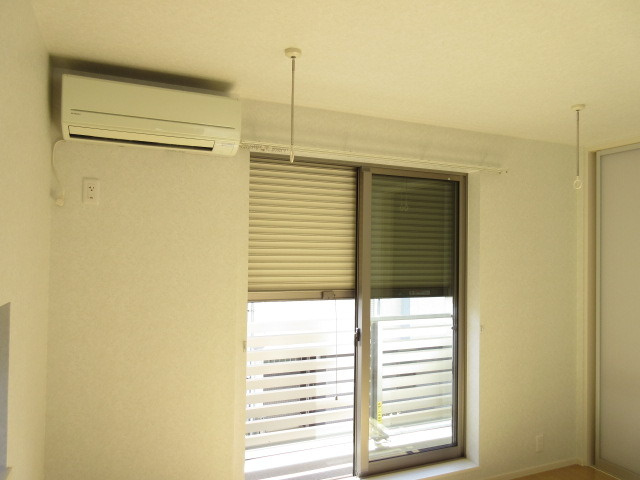 BELTIS椎名町のその他|★防犯シャッター　室内物干しフック★