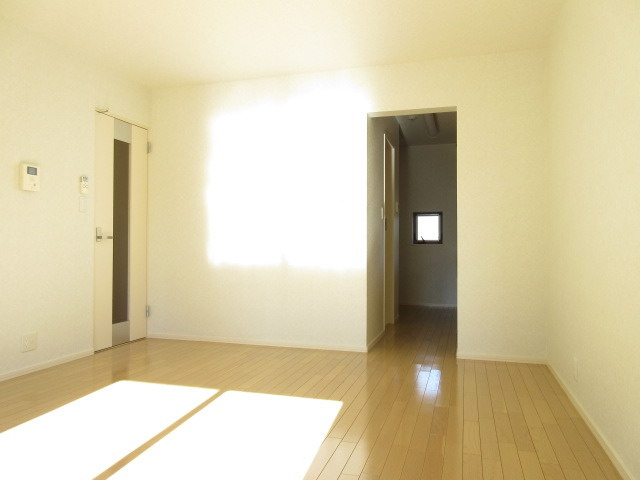 BELTIS椎名町の居間・リビング|★キレイなフローリングのお部屋です★