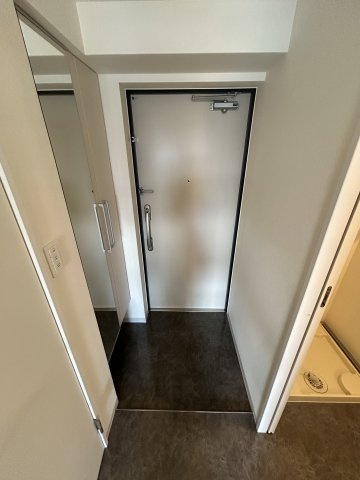 大阪市淀川区新北野３丁目の賃貸マンションの玄関