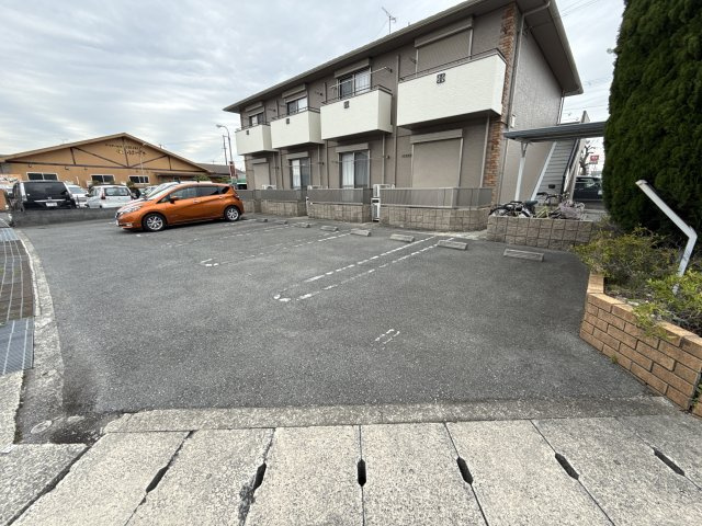 ハイツひまわりの駐車場