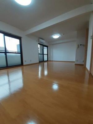 【居間・リビング】 | グランド・メール | 居間です