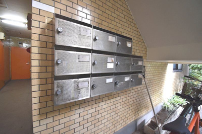 【その他共用部分】 | 安藤ビル | 共用部にメールボックスがあります