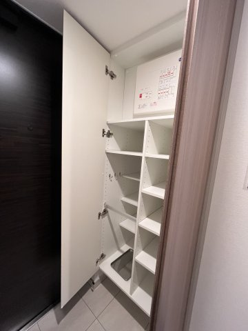 大阪市都島区都島北通１丁目の賃貸マンションの玄関