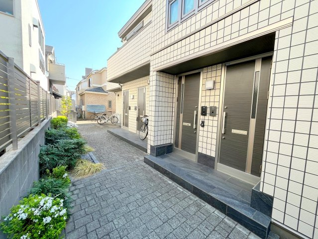 ｐｌｕｍｅ鷺宮のロビー|★自転車1台駐輪可能です★