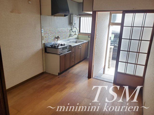 砂１丁目貸家の居間・リビング