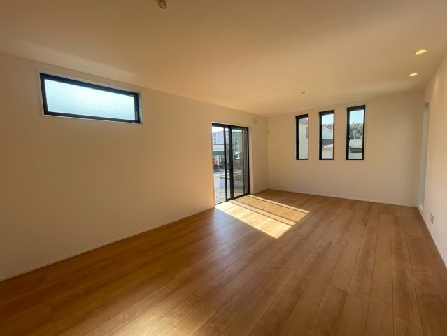 横浜市旭区白根6丁目 新築戸建て【仲介手数料無料】カースペース2台