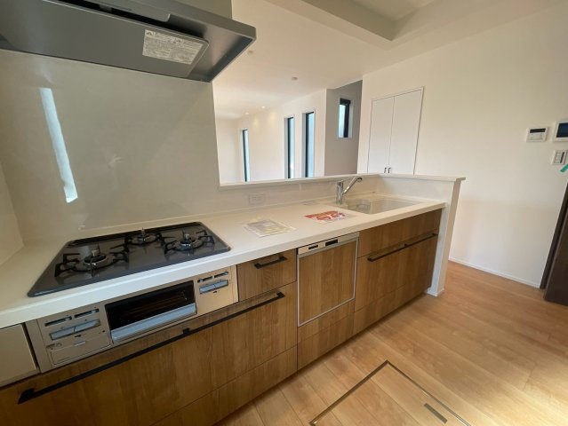 横浜市旭区白根6丁目 新築戸建て【仲介手数料無料】カースペース2台