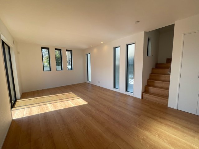 横浜市旭区白根6丁目 新築戸建て【仲介手数料無料】カースペース2台