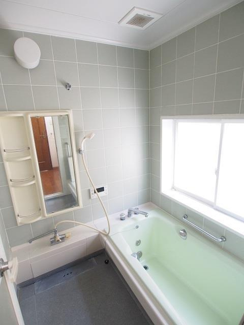 東山台３丁目戸建の浴室