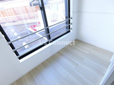 【その他】 | コーポ　スワン　Ⅴ | サンルームで天気を気にせず洗濯できます。