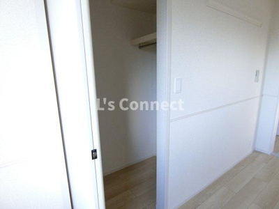 【収納】 | コーポ　スワン　Ⅴ | ウォークインクローゼットでお荷物もすっきり収納。