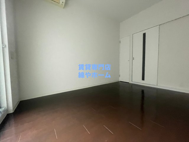 コンチネンタル難波東の寝室|ゆとりの広さです