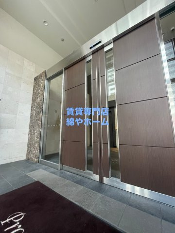 プレサンス難波元町のエントランス|毎日通るエントランスはこのようになっています