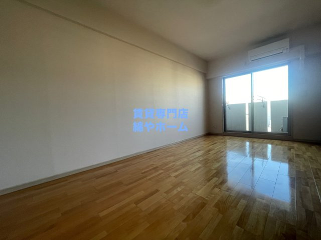 プロシード長居公園通の居間・リビング|こちらの居間で趣味の時間をお楽しみください