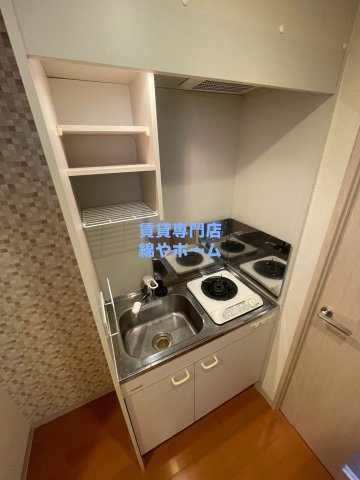 プロシード長居公園通のキッチン|コンパクトなキッチンで掃除もラクラク