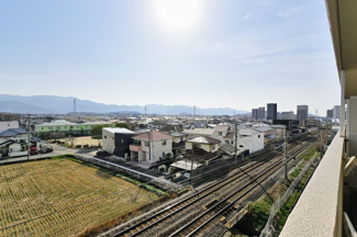 【展望】 | バルコニーからの気持ちのいい眺望♪のどかで開放的な景色が広がり、毎日大きな空を眺められます